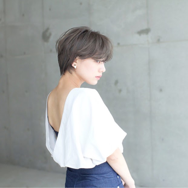 髪型 トップ100ベリー ショート 似合う 服装