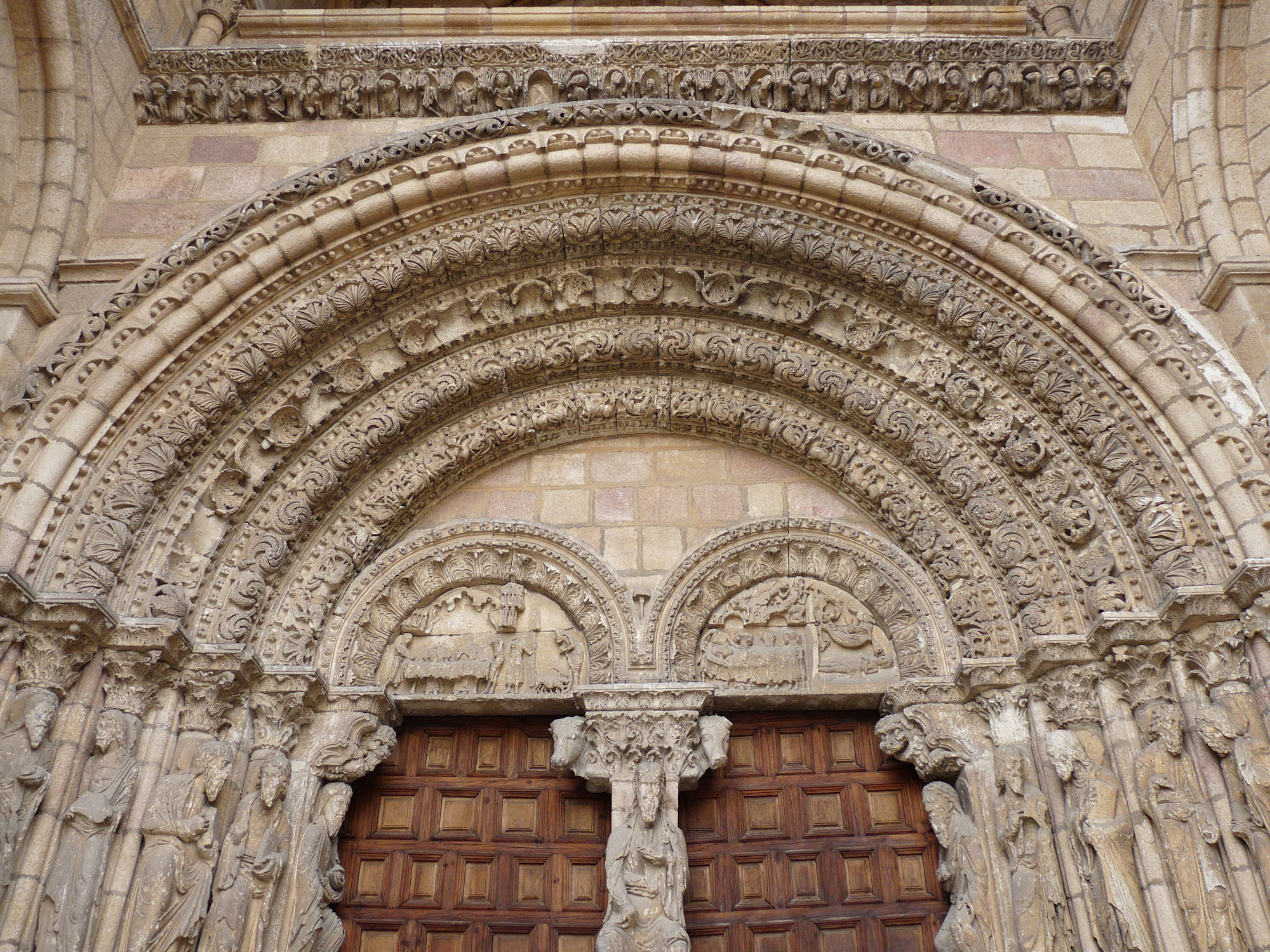 Resultado de imagen de BasÃlica de San Vicente avila