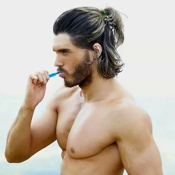 Trend Frisuren 2018 Das Neue Mann Brotchen Der Halbe Pferdeschwanz Fur Manner