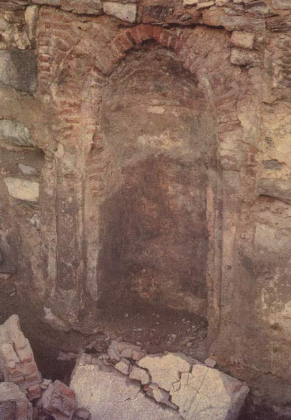 http://qitori.files.wordpress.com/2007/12/mihrab-tempat-rasulullah-biasa-shalat-di-rmh-khadijah_o.jpg