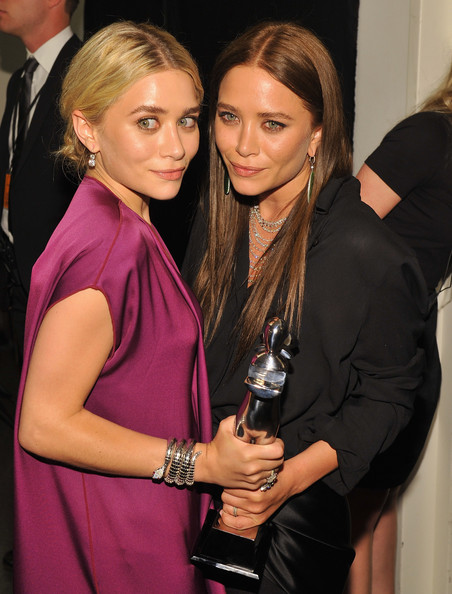 Mary-Kate & Ashley Olsen - 2012 CFDA Fashion Awards - Winners Walk, June 04, 2012 - mary-kate-and-ashley-olsen Photo