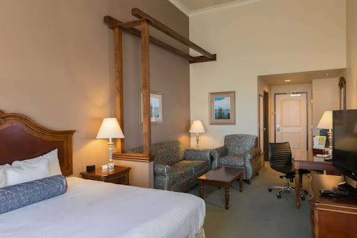 Hotel «DoubleTree by Hilton Hotel Phoenix - Gilbert», reviews and photos, 1800 S Santan Village Pkwy, Gilbert, AZ 85295, USA