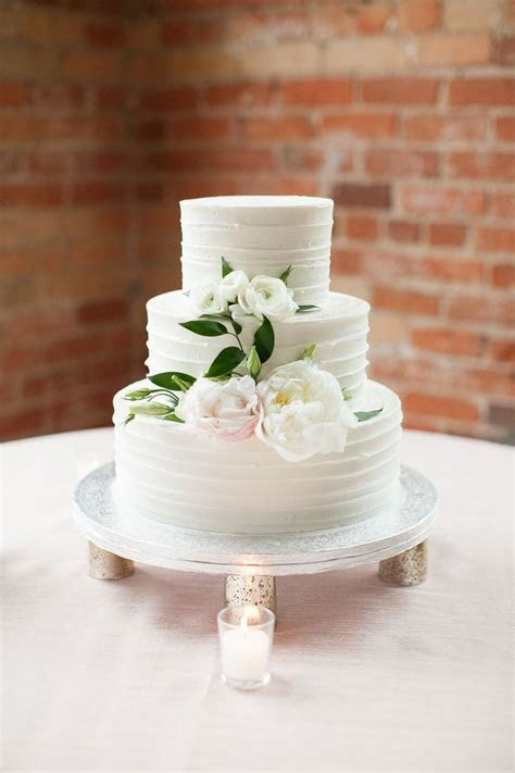 Best 25 Silver cake stand ideas on Pinterest Black cake Best 25 Silver cake stand ideas on Pinterest Black cake