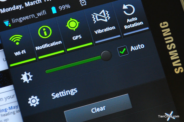 Samsung GALAXY Tab 7.7 AMOLED Screen Brightness