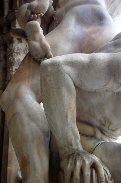 sabine women detail