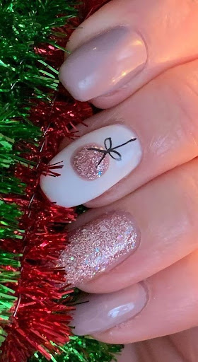 2020 Gel Nails For Christmas - 12 Best Christmas Nail Colors 2020