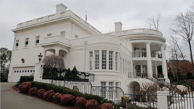 Mau tinggal di gedung putih, sekarang bukan mimpi Andapun bisa merasakan hidup ala Obama, cuman replikanya aja Mau tinggal di gedung putih, sekarang bukan mimpi Andapun bisa merasakan hidup ala Obama, cuman replikanya aja