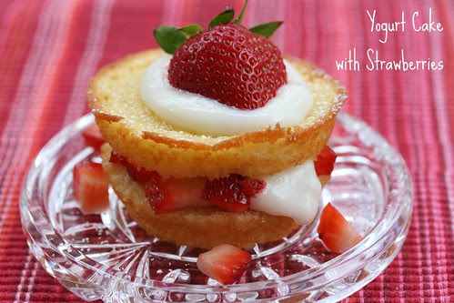 Food Librarian - Mini Yogurt Cake and Strawberries