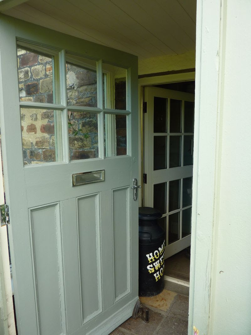 The Top Ten Front Door Paint Colours For Cotswold Stone Houses Farrow and Ball Pigeon