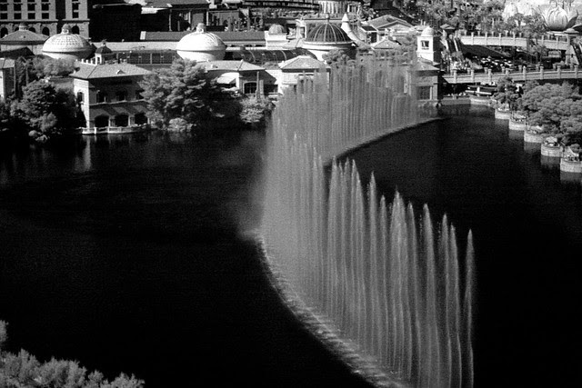 Bellagio Fountain (infrared)