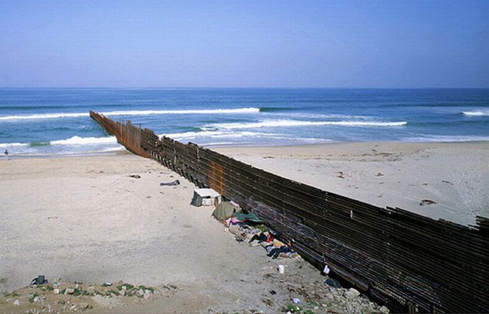 US-Mexico Border (25 pics) US-Mexico Border (25 pics)
