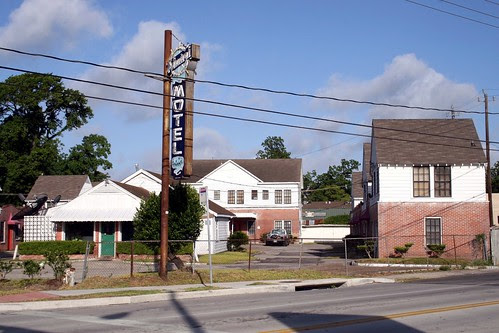 admiral motel