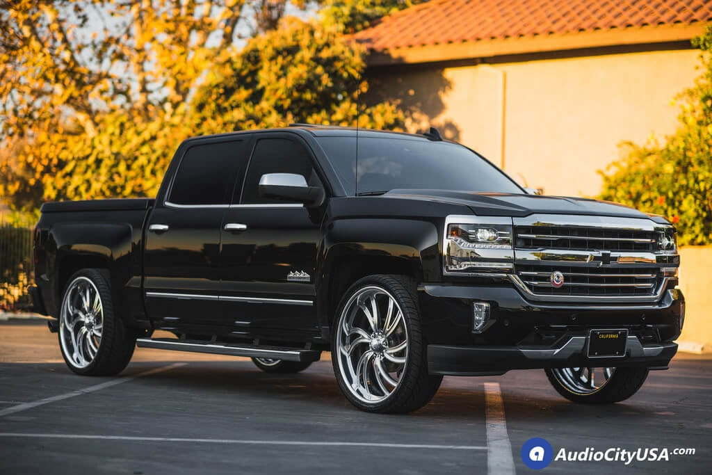 2019 chevy silverado: 2019 Chevy Silverado On 24s