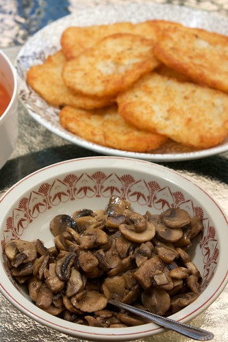 breakfast foods: hashbrowns and mushrooms