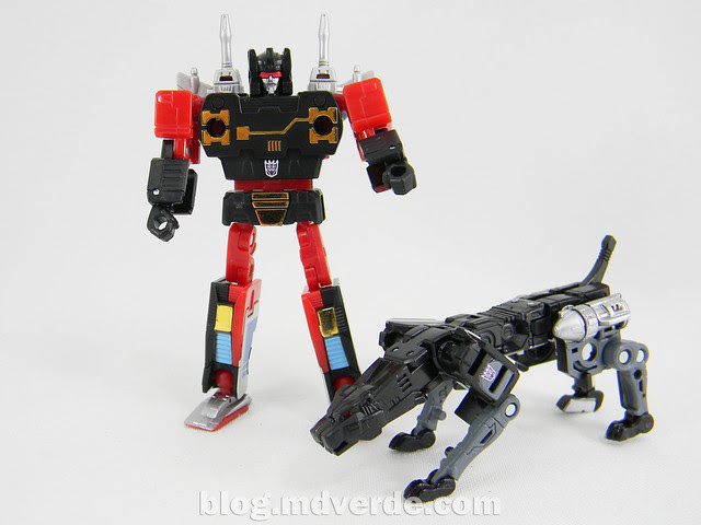 Transformers Rumble Masterpiece - modo robot vs Jaguar