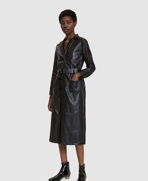 Le Fashion: Must-Have: The Faux Leather Trench