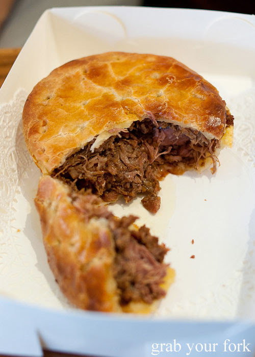 la banette beef and burgundy pie
