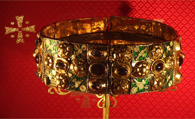 http://en.wikipedia.org/wiki/File:Iron_Crown.JPG