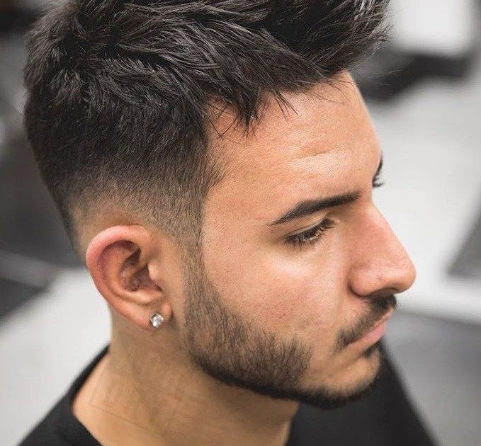 Gaya Rambut Mohawk Keriting Kuora c