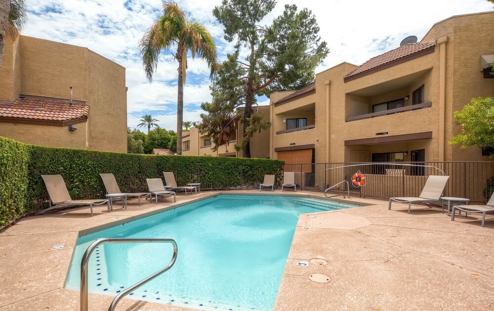Camelback Apartments Colorado Springs