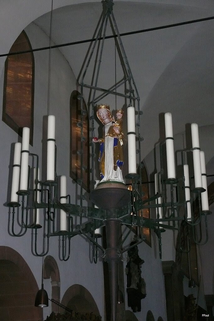 Stiftskirche в Бад Мюнстерайфеле Stiftskirche в Бад Мюнстерайфеле