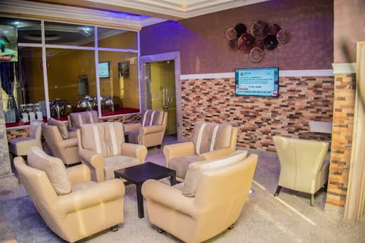 Hampton Towers and Spa, 147, Okpanam Road By Midwifery / Airport Road, Asaba, Nigeria, Barber Shop, state Delta