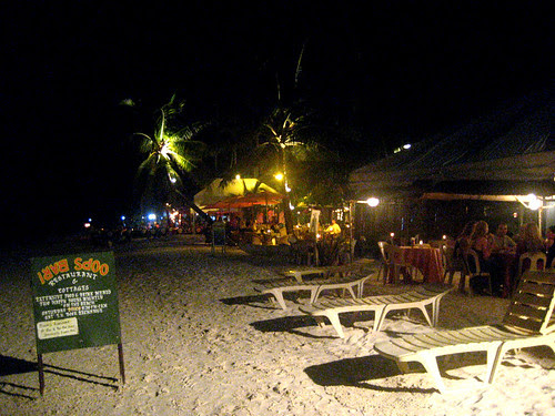 Beach-resto at Alona