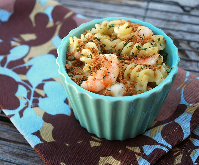 Seafood mac and cheese 11