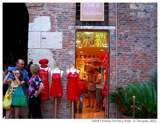 Juliet's house in Verona, Italy - S. Deepak, 2011