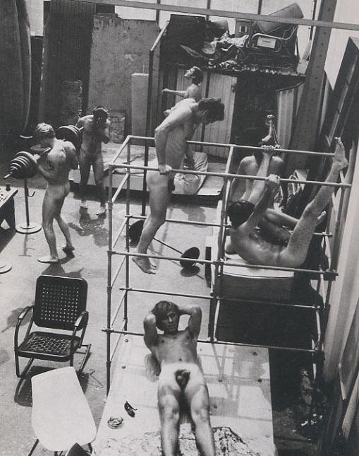 nude-men-working-out