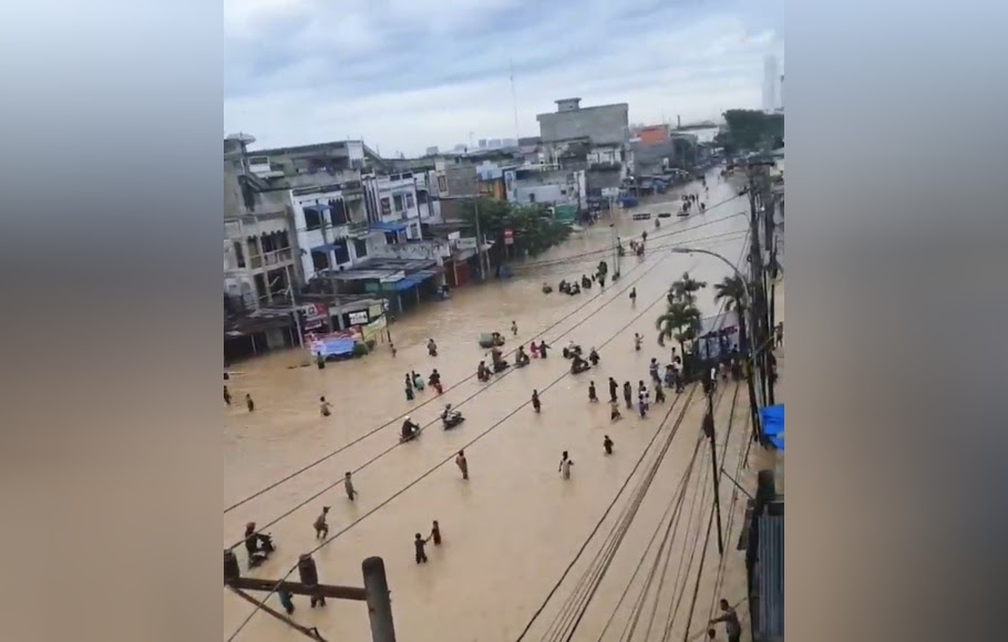 Gambar Banjir Bandang Di Medan  Peduli Banjir Bandang, Bawaslu Medan