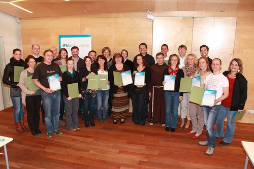 Gruppenbild Urbaner Klimaschutz-Lehrgang Gruppenbild von Menschen mit Zertifikaten