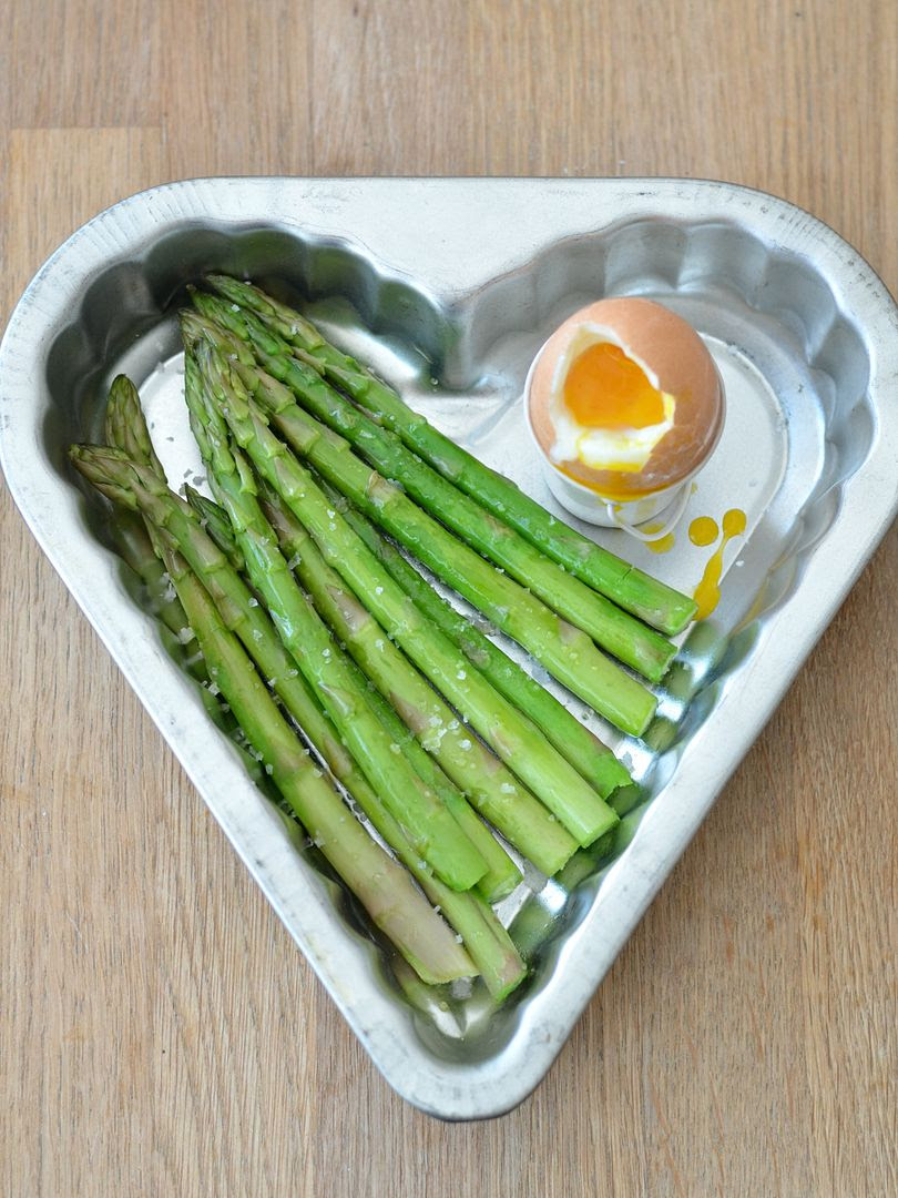 The Crazy Kitchen: Soft Boiled Egg & Asparagus Spears