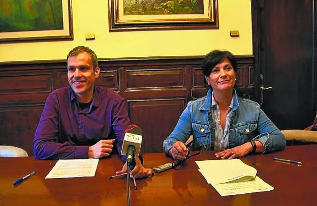 Sergio Corchón y Mila Holgado presentaron el balance de las ayudas concedidas durante el año pasado. /