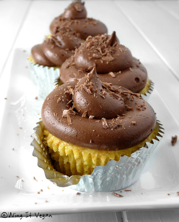 Yella' Cake with Fudgy Frosting