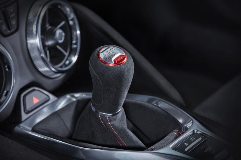 El nuevo Camaro ZL1 2017 es una preciosidad con 10 marchas en su cambio automático