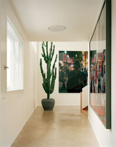 minimalist house  art collector idesignarch