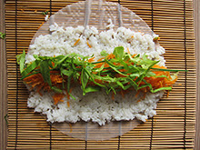 Sushi Maki végétalien aux feuilles de riz vegan vegetalien Sushi Maki végétalien aux feuilles de riz vegan vegetalien