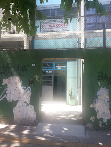 Comentários e avaliações sobre Escola Estadual Raul Cortez