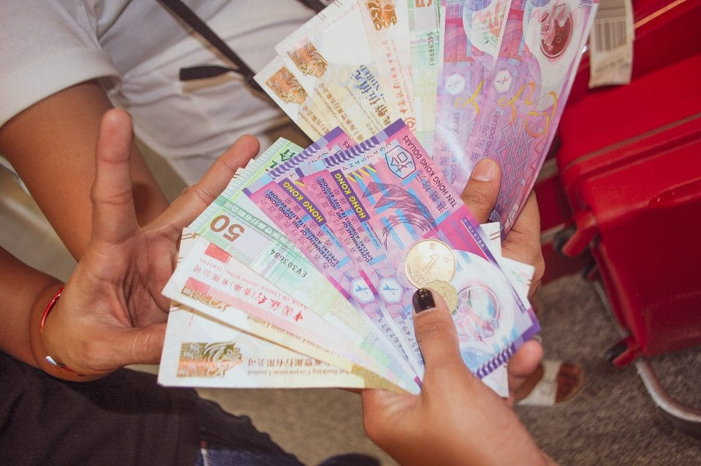 How much money can i take to macau