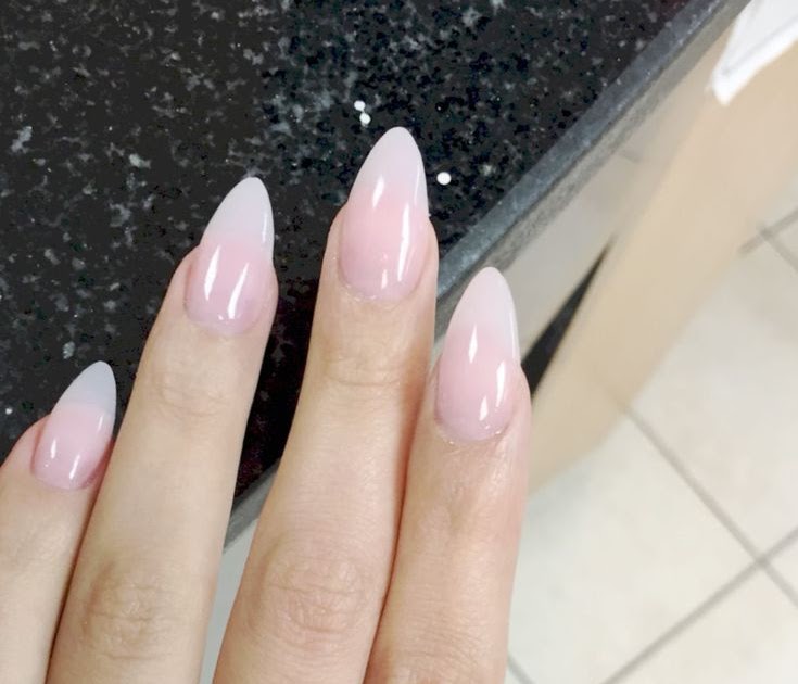20 Geschmackvoll Schwarze Und Goldene Niedliche Acrylnagelentwurfe Susse Acrylgel Nagel