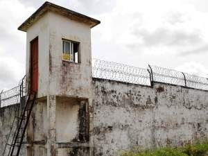 Mesmo com fuga, visita aos presos da Cadet foi mantida (Foto: Douglas Júnior/O Estado)