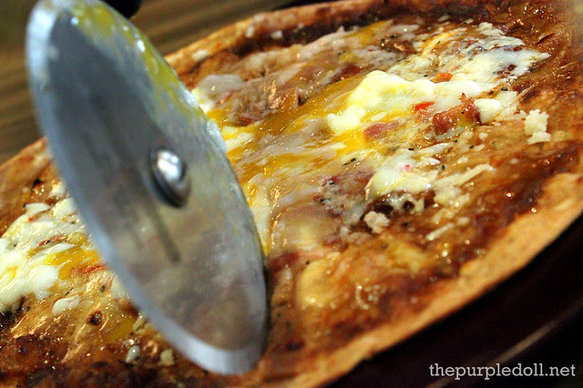 Bolognese Pizza when cut