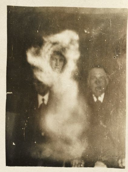 Retro Ghost Photos (22 pics) Retro Ghost Photos (22 pics)