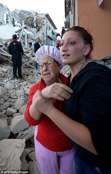 O devastador terremoto destruiu ruas e casas inteiras em Amatrice (foto), perto do epicentro do terremoto no centro da Itália