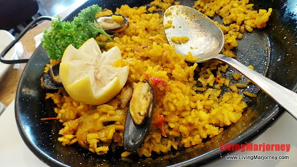 Traditonal Paella, Photo by LivingMarjorney on Flickr Traditonal Paella, Photo by LivingMarjorney on Flickr