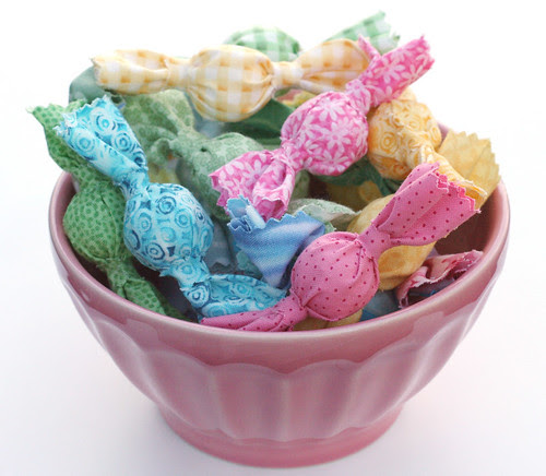 Bowl full o' candy... garland!