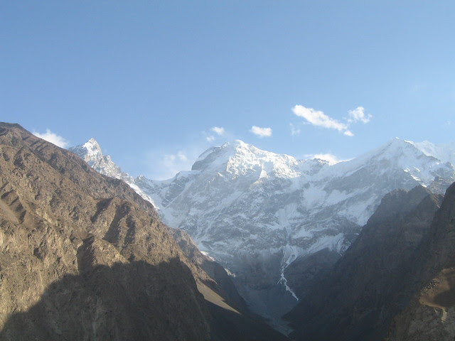 Buni Zom (6551m)
