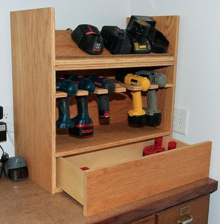 Riache Richwood: Cordless tool station woodworking plan
