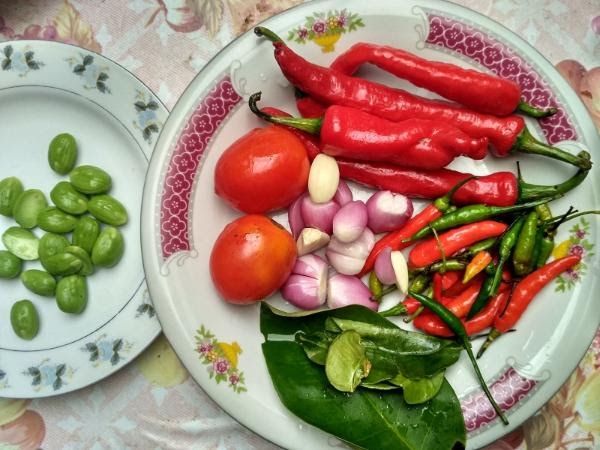 Resep Sambel Trasi Mentah - Buku Resep Sambal Terasi for ...